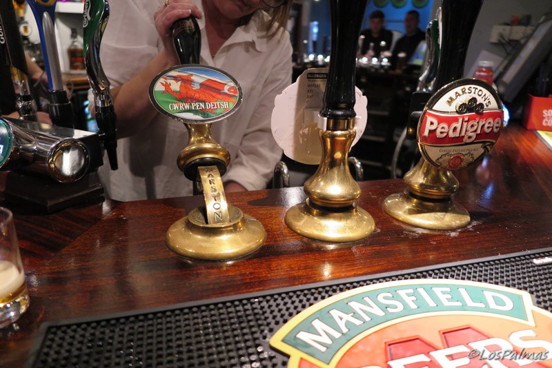Caernarfon Wales Gales Galles Pub