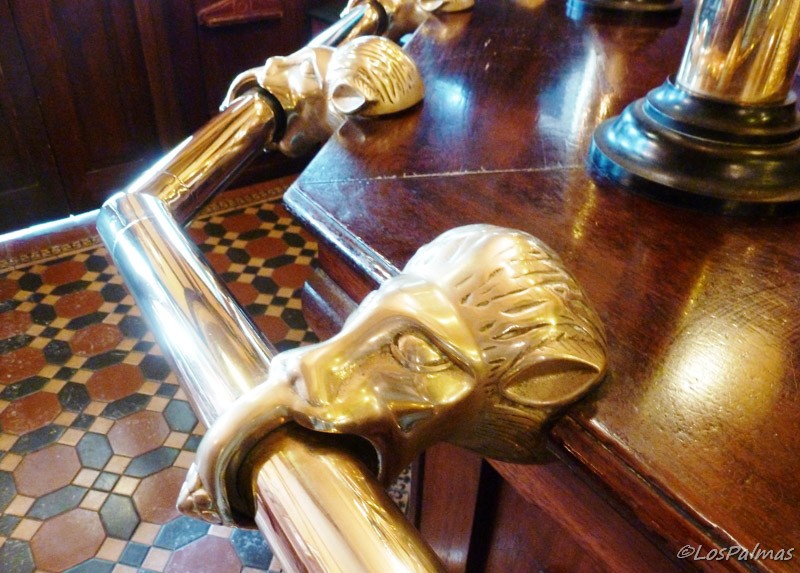 Detalle de la barra del pub The Goat Major