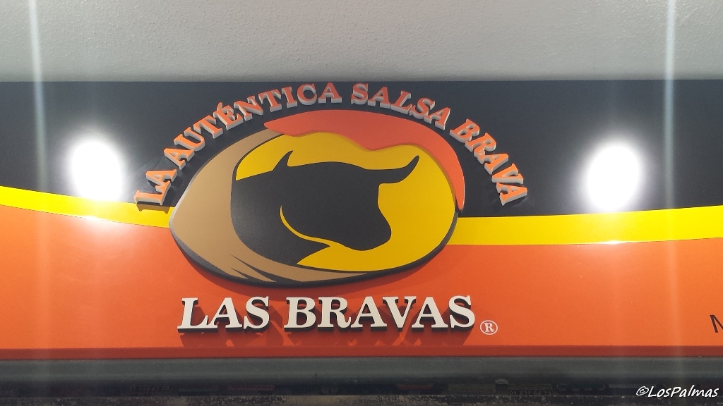 El rótulo de Las Bravas de Madrid famoso por sus patatas bravas