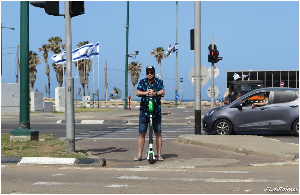 Patinete Tel Aviv Israel paseo