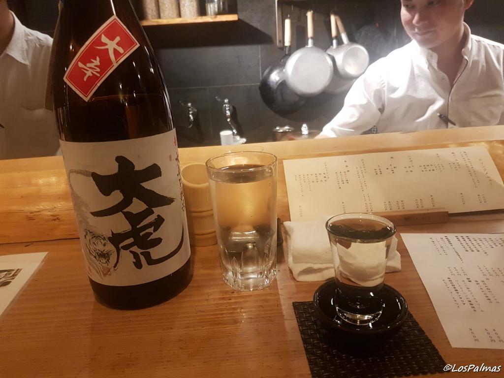 Ibushigin Kazuya comer y beber en Kioto. Kyoto sake bar