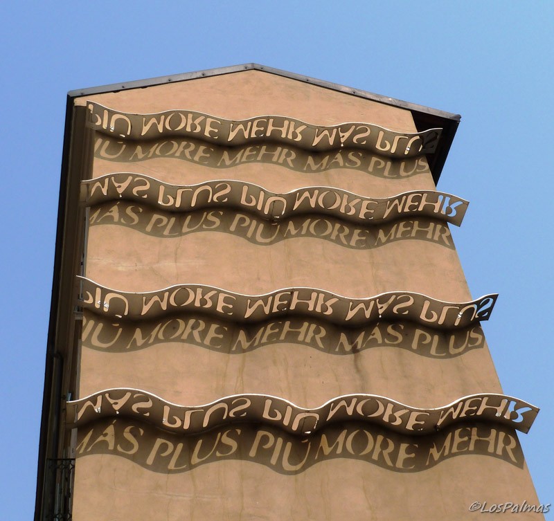 edificio más plus more en Turín Torino