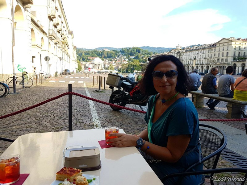 Campari Spritz Caffè Elena en Piazza Vittorio Veneto Turín Torino
