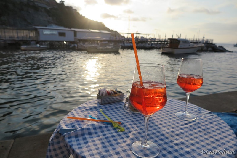 Aperitivo Marina Grande Sorrento Italia
