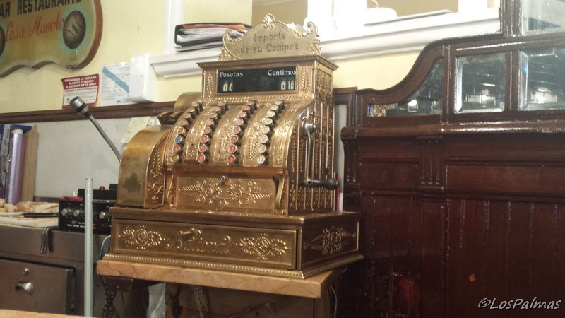 Caja registradora en Casa Manolo de Madrid