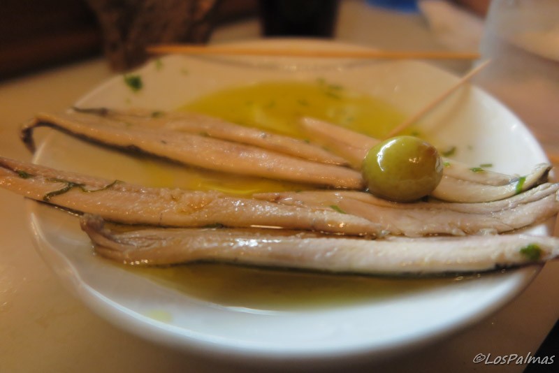 Boquerones en vinagre en Bar Bodega Quimet de Barcelona