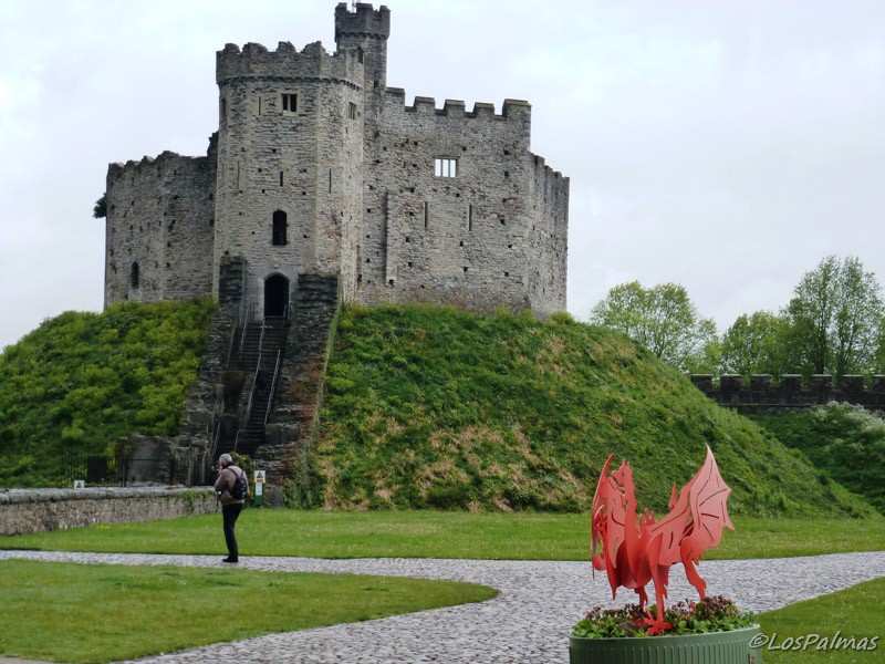 Castillo de Cardiff y el dragón