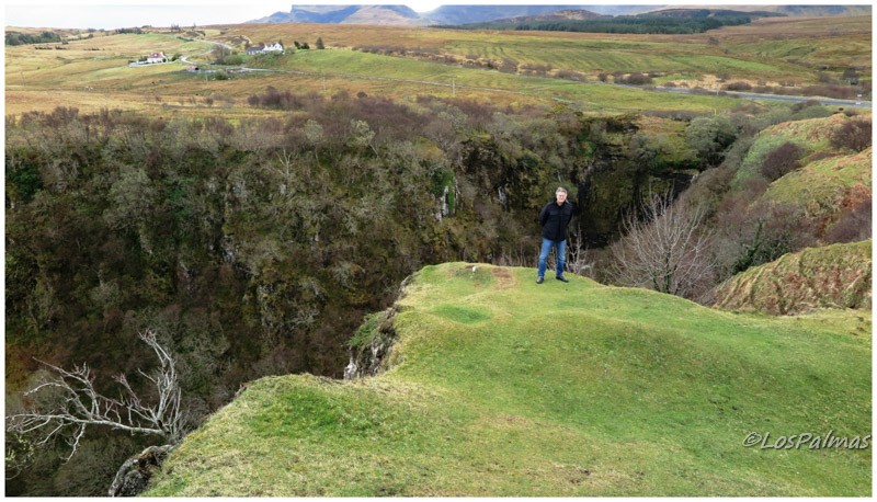 Leat Falls cascadas Skye Escocia