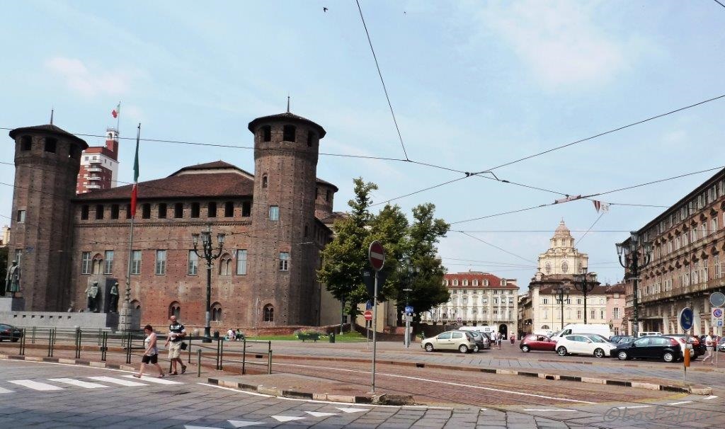Piazza Castello, punto neurálgico de la ciudad