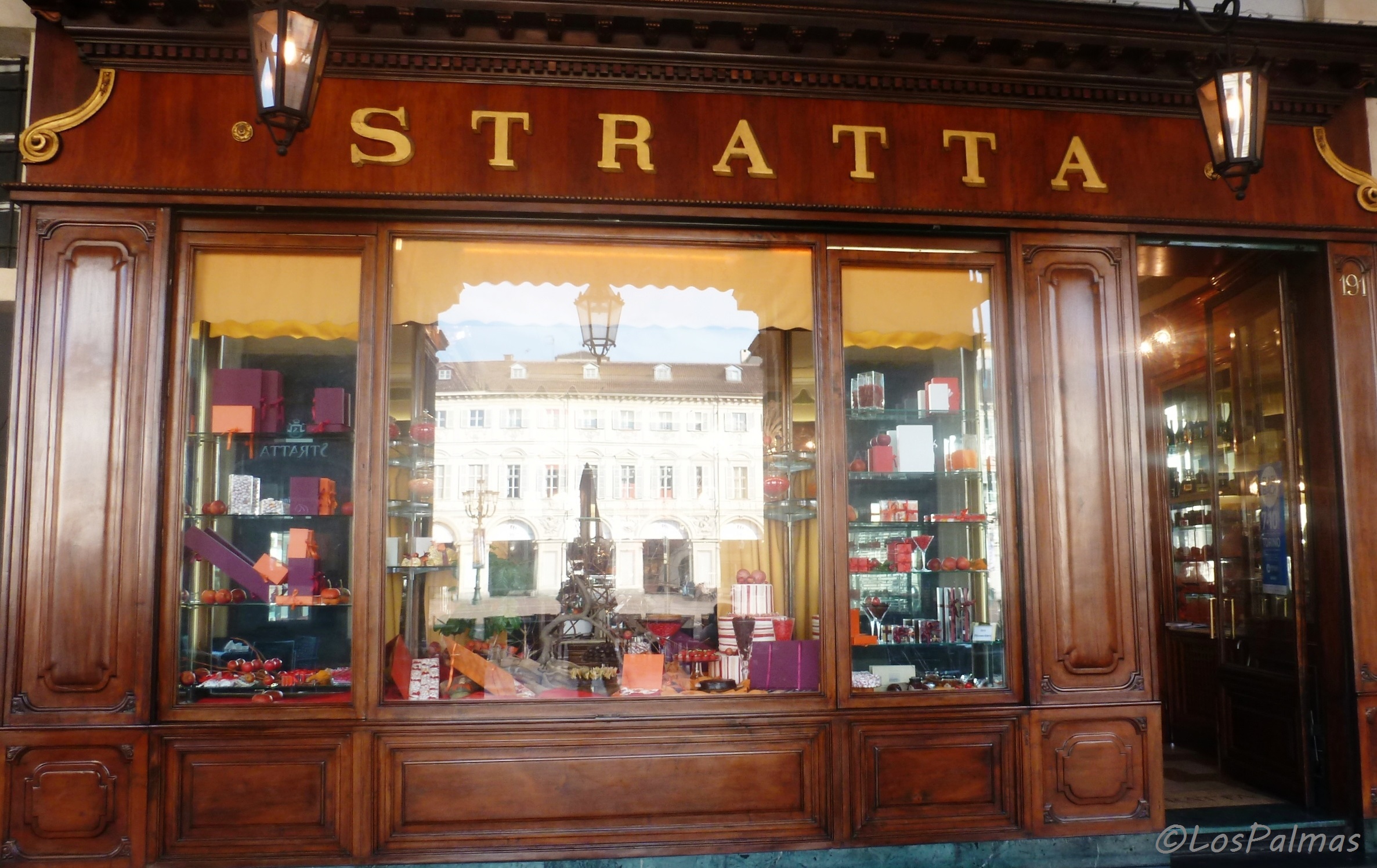 En Piazza San Carlo, otro café, Stratta turin gastronomica torino gastronomy