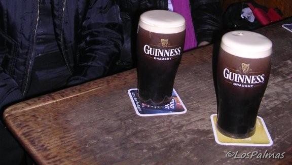 Guinness en John Kavanagh's Dublin